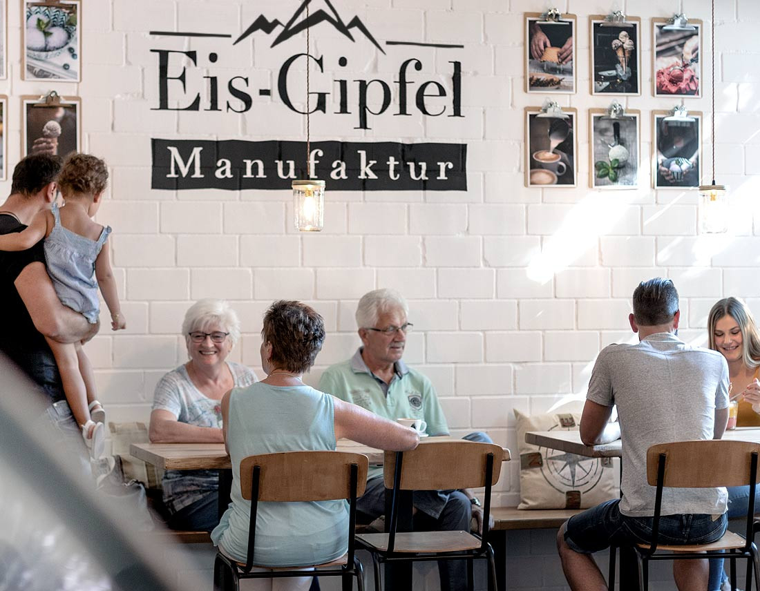 Eis-Gipfel Café bzw. Eisdiele in Hövelhof bei Paderborn